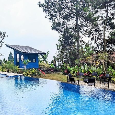 Cottonwood Exclusive Villa @Lembang Asri - Jacuzzi Playground Netflix Billyard Bagian luar foto