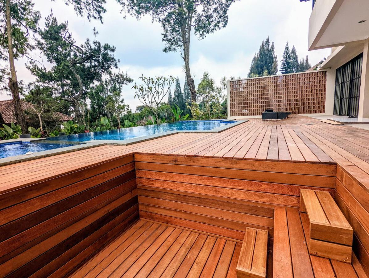 Cottonwood Exclusive Villa @Lembang Asri - Jacuzzi Playground Netflix Billyard Bagian luar foto