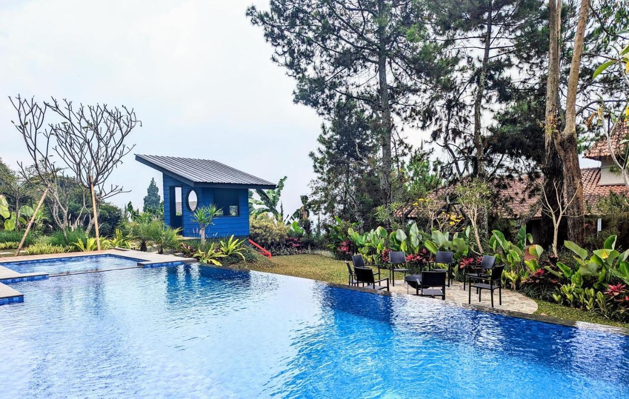 Cottonwood Exclusive Villa @Lembang Asri - Jacuzzi Playground Netflix Billyard Bagian luar foto