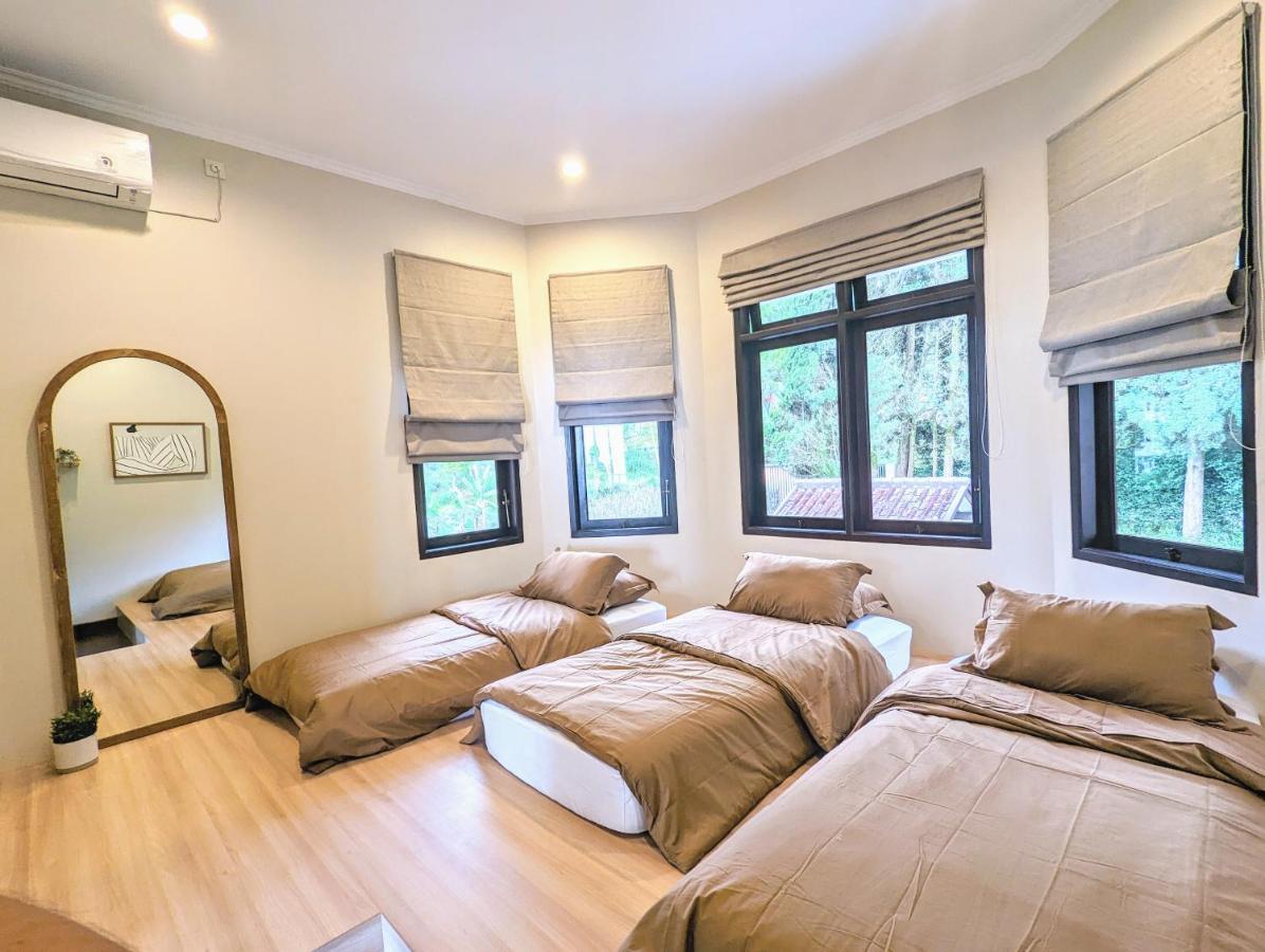Cottonwood Exclusive Villa @Lembang Asri - Jacuzzi Playground Netflix Billyard Bagian luar foto